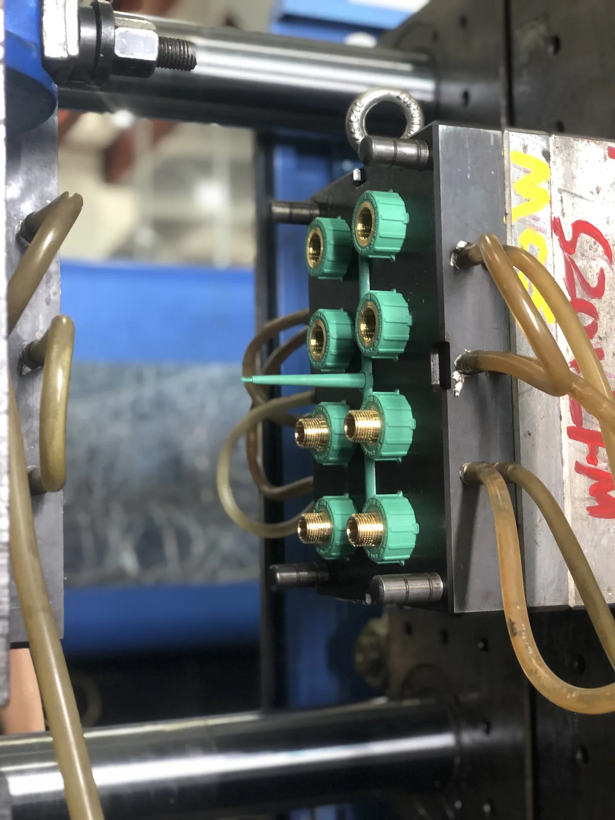 PPR threaded fitting with brass insert
